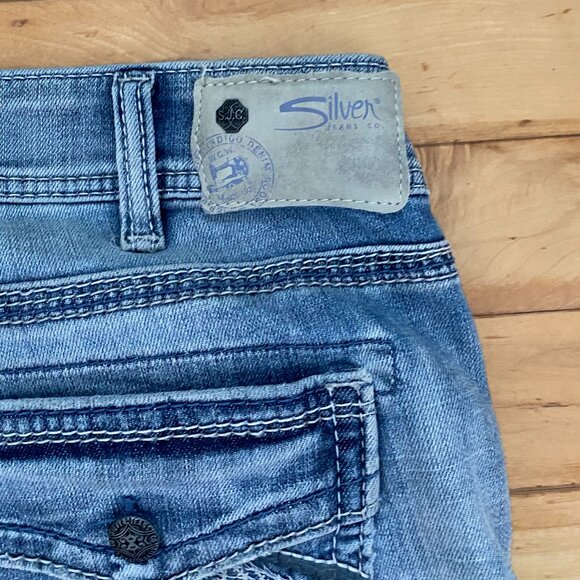 Women's Silver Jeans Suki Mid Capri - Picture 2 of 8